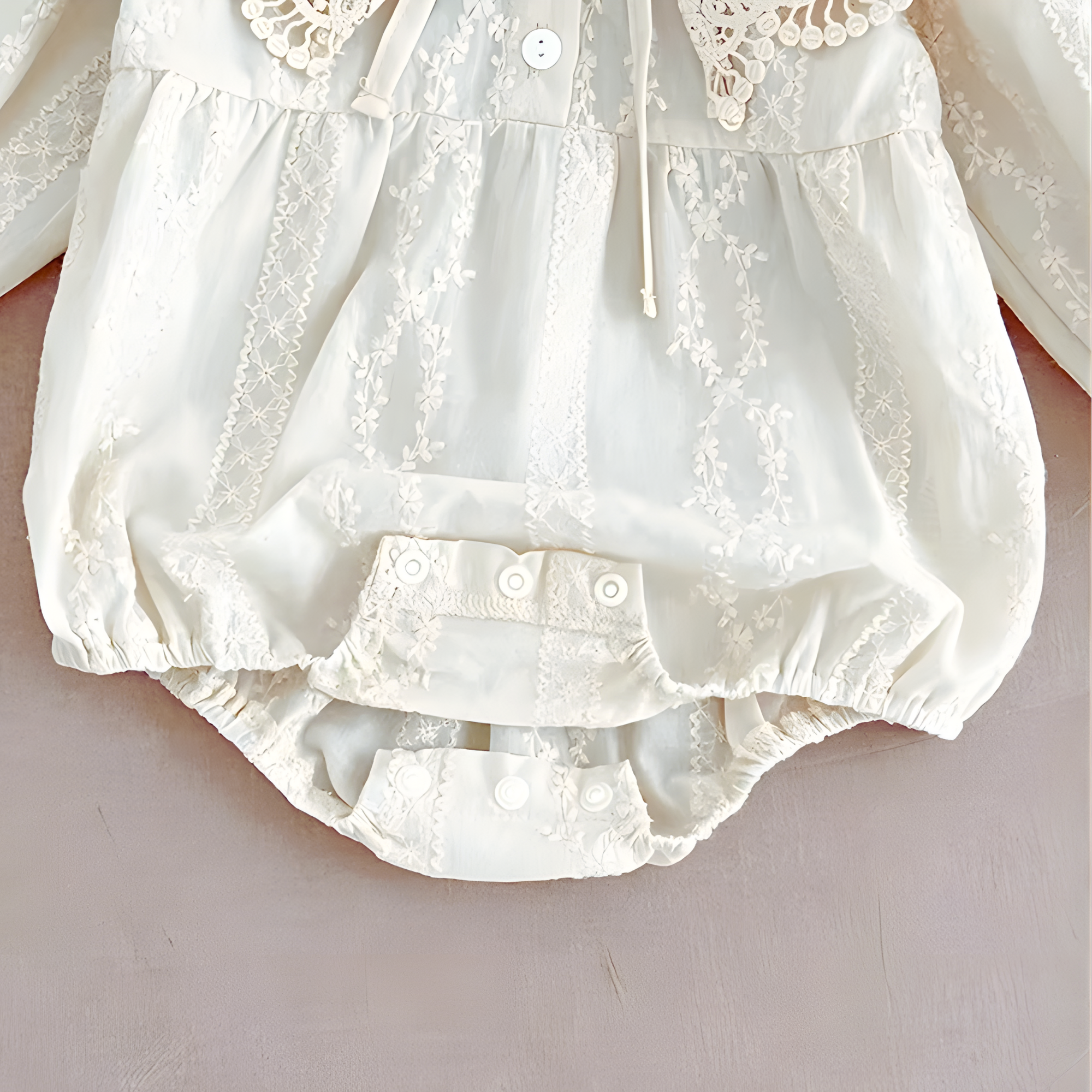 Barboteuse BÉBÉ 100% Coton Brodée - "Fleurs de Coton" | Etika Paris